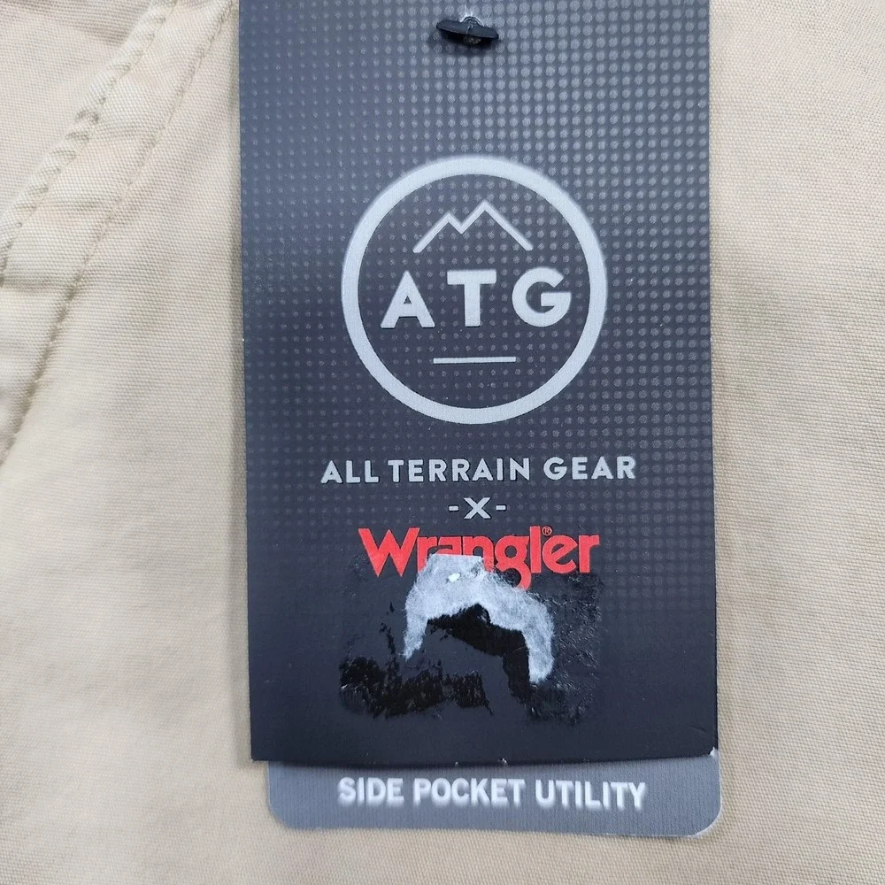 NEW Wrangler Shorts Mens 36 Beige ATG All Terrain Gear Utility Cargo 9